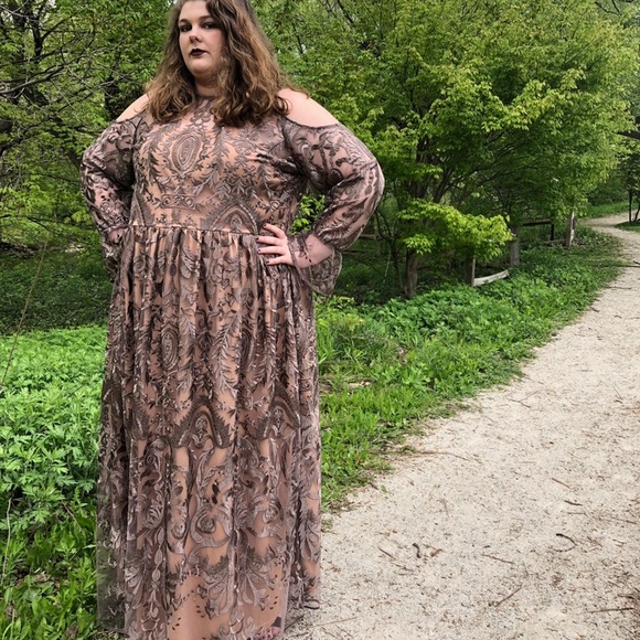 Truly You cold shoulder premium embroidered dress - Picture 2 of 3